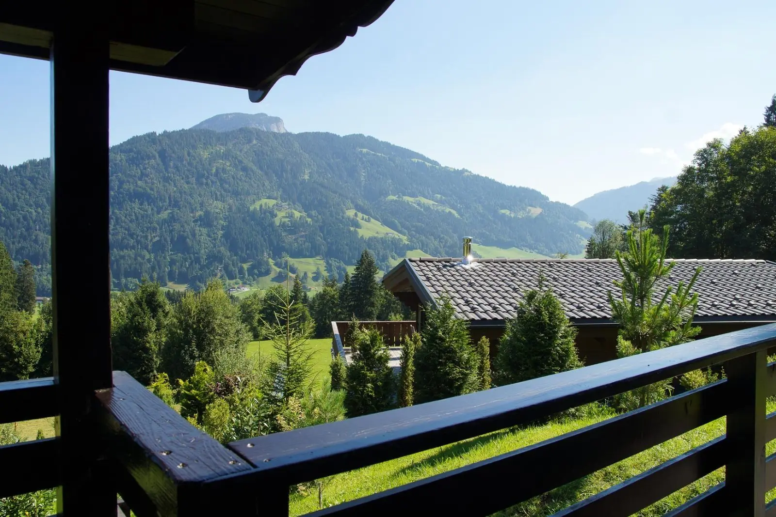 Ausblick vom Balkon im Sommer